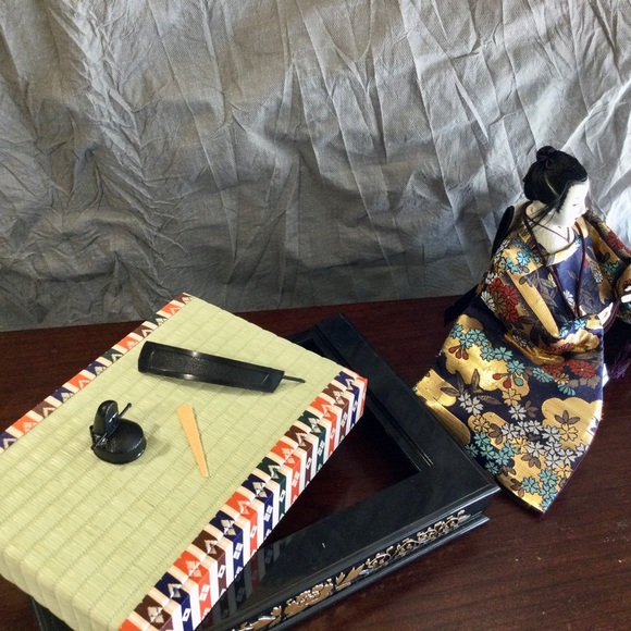 Vintage Japanese Hina Dolls Emperor and Empress Dolls - Picture 4 of 16